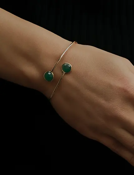 Bracelet en emeraudes serties de platine